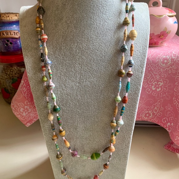 Two Vintage Paper Mâché Long Layering Necklaces - Picture 3 of 9